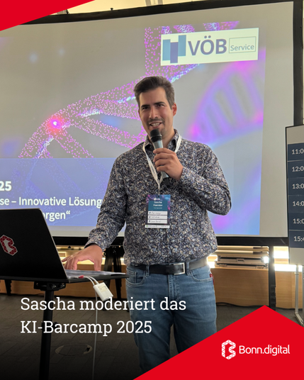 Sascha Foerster moderiert ein KI-Barcamp.
