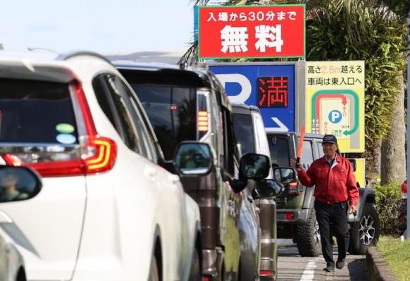 宮崎空港 駐車場満車が常態化　「１泊以上の滞在」増加　国が拡張整備を検討　 - Miyanichi e-press