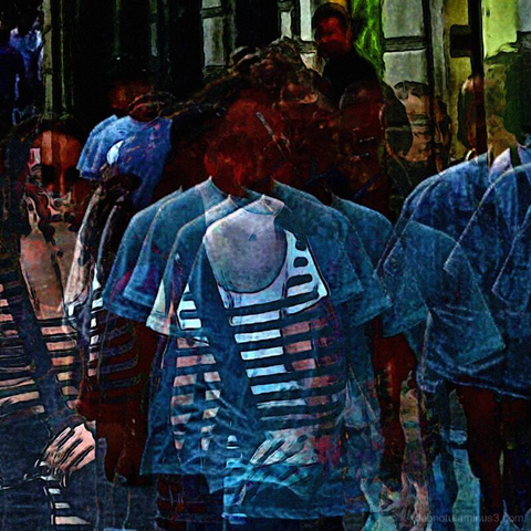 Barcelona digital edited street photography, made with the GNU Image Manipulation Program + G'MIC-Qt filters.
