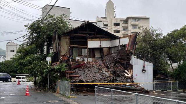 【大雨】空き家が倒壊 道路通行止め 24時間で127ミリの雨観測 長崎・佐世保（NBC長崎放送） - Yahoo!ニュース - Yahoo!ニュース