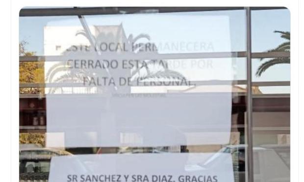 Una imagen de los carteles que ha subido @soycamarero. (X / @soycamarero)