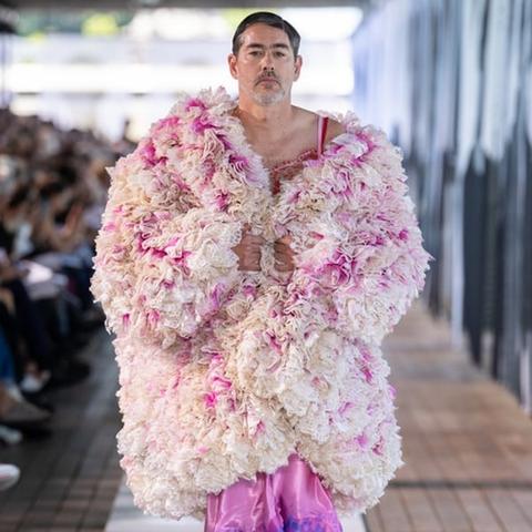 IFMがセーヌ河岸で学士課程ショーを開催 - FashionNetwork 日本