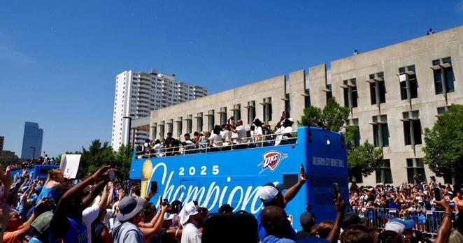 Nearly 500,000 line parade route to celebrate Oklahoma City Thunder’s championship victory | News
