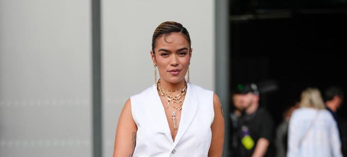 Karol G en el desfile de Louis Vuitton de este verano / Marc Piasecki