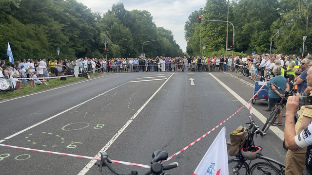 Mahnwache in Hürth - Verstorben durch die Autogewalt .