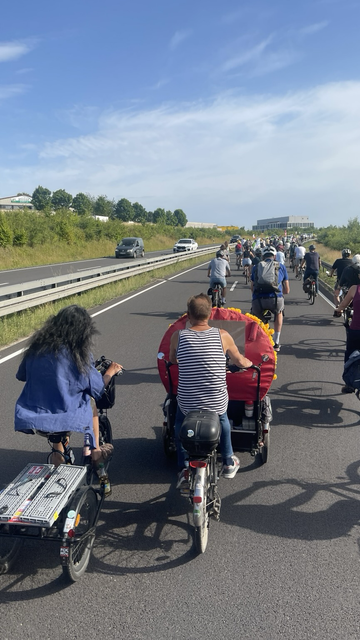 Auf den Weg zur Mahnwache aus dem Stadtkern Köln
