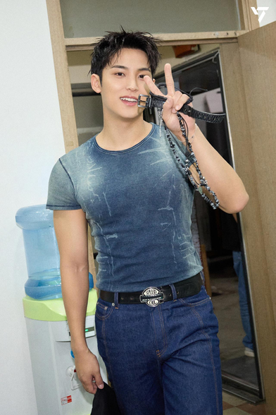 Seventeen Thunder Promos - Backstage with Mingyu