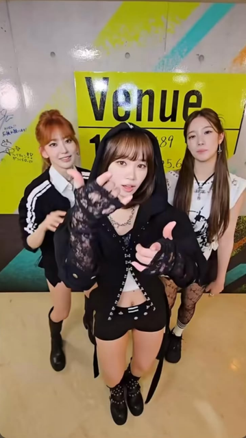 Chaewon with Sakura and KAZUHA