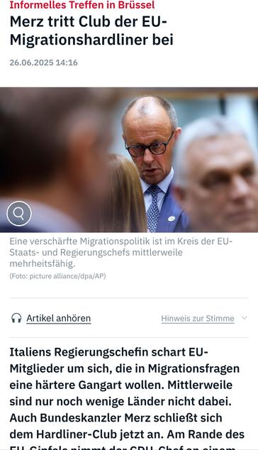 Das Foto zeigt Bundeskanzler Friedrich Merz beim informellen EU-Gipfel in Brüssel am 26. Juni 2025. Im Zentrum des Bildes steht Merz mit ernstem Blick und verschränkten Händen, umgeben von unscharfen Gesprächsteilnehmern im Vordergrund. Der Fokus liegt auf seinem Gesichtsausdruck, der entschlossen und kontrolliert wirkt – ein symbolisches Bild für seine Positionierung als Vertreter einer verschärften Migrationspolitik. Im Hintergrund die verschwommene Atmosphäre diplomatischer Gespräche – symbolisch für eine EU, die in ihrer Migrationsfrage zunehmend nach rechts driftet.

⸻

📷 Image Description (English):

The photo shows German Chancellor Friedrich Merz at the informal EU summit in Brussels on June 26, 2025. Merz stands in the center with a serious expression, surrounded by blurred figures in the foreground. The focus is on his concentrated demeanor, reflecting his recent alignment with the EU’s hardline migration faction. The blurred diplomatic setting in the background symbolizes a European Union shifting increasingly to the right on migration policy.🖖
