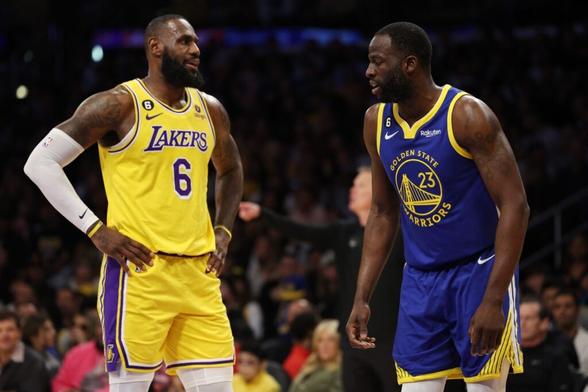 Ex-Warriors GM explains why the Lakers’ problem at center starts with LeBron James, makes Draymond Green comparison