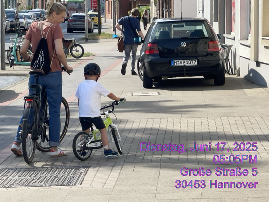 Die Klassische Autogewalt Blockade - Weil echte Ladezonen - Für Lieferdienste nicht grundsätzlich in jeder Straße vorhanden sind