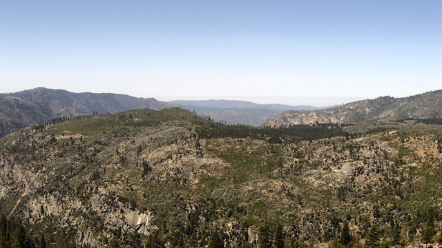 This air quality camera shows the view to the west from near Yosemite Valley and also displays current air quality and weather data.