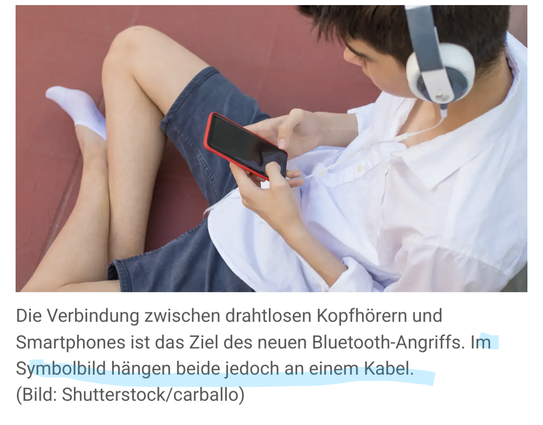 "Die Verbindung zwischen drahtlosen Kopfhörern und Smartphones ist das Ziel des neuen Bluetooth-Angriffs. Im Symbolbild hängen beide jedoch an einem Kabel.