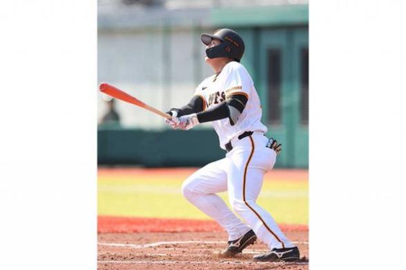 「異次元すぎる19歳」　1試合4安打の巨人有望株に広がる衝撃「まさに本物」「何やこの怪物」