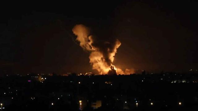 بعملية خاصة.. الجيش الإسرائيلي يستهدف مبنى استخباري لحزب الله (فيديو) - إرم نيوز