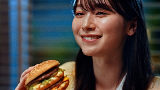 櫻坂46・守屋麗奈、『ビッグマック』新CMに登場　80年代の“名作アニメ”映像と融合 | ORICON NEWS | 国内海外のニュース