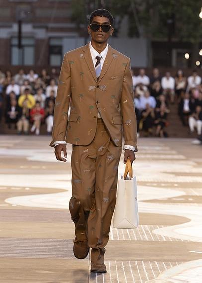 【ルック】ルイ・ヴィトンがファレル・ウィリアムスによる2026春夏メンズ・コレクションをパリで発表 | FASHION | FASHION HEADLINE
