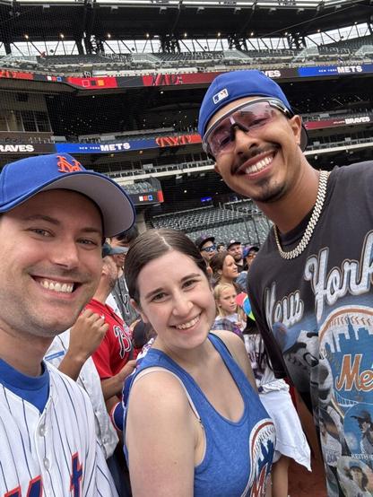Treated my wife for her birthday to the on field batting practice experience before today’s game and we got to meet Vientos and Mauricio!!!