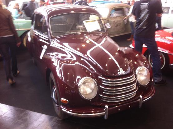 Maroon DKW F89, frontal view