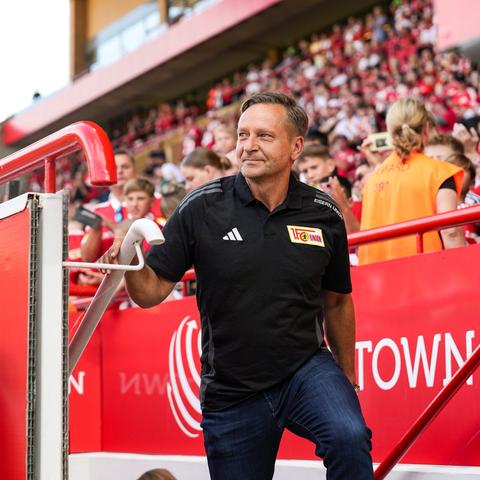 Horst Heldt, Geschäftsführer Profifußball Männer, bei einem Heimspiel des 1. FC Union Berlin.