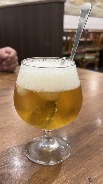 ～グラニータカクテル～ シャンディガフ

ジンジャーエールシャーベットとレモンコンフィチュールが入ったビールのカクテル

#オリーブの丘