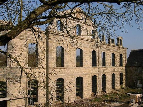 Abbaye de Coatmalouen à #Kerpert (#CôtesDArmor) Construction XVIIIe siècle. Abbaye de Coatmalouen (vestiges) (cad. B 97, 99, 100) : inscription par arrêté du 20 avril 1964.
Suite 👉 https://monumentum.fr/monument-historique/pa00089216/kerpert-abbaye-de-coatmalouen
#Patrimoine #MonumentHistorique
Photo CC-BY-SA 4.0 : Binche