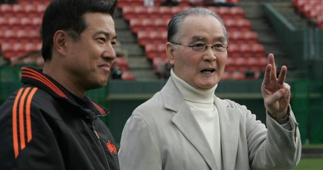 「長嶋さんは守り神」巨人の歴史が動いた“長嶋茂雄→原辰徳への監督継承…“屈辱の代打宣告”でも揺るがない師弟関係「じつは長嶋と原には共通点が」 - プロ野球 - Number Web