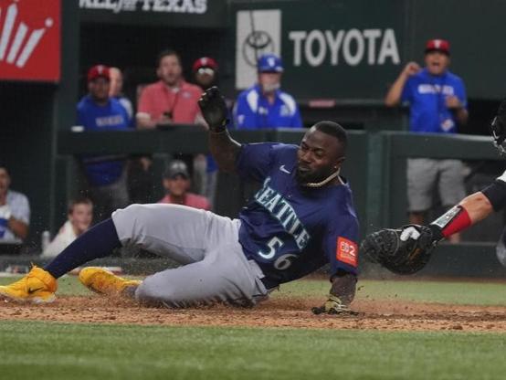 Mastrobuoni has winning hit for Mariners in 12th after his incredible catch extends game at Texas :: WRALSportsFan.com