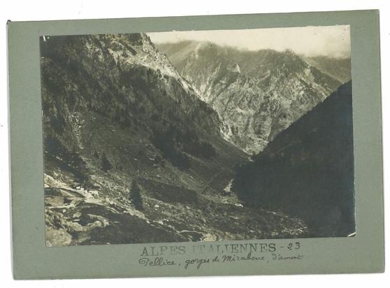 Photographie ancienne de la Val Pellice. Vue sur les gorges de Mirabouc. Source: Fonds d'archive de la bibliothèque de l'Institut d'urbanisme et géographie alpine (IUGA, Université Grenoble Alpes). Auteur et date inconnus.