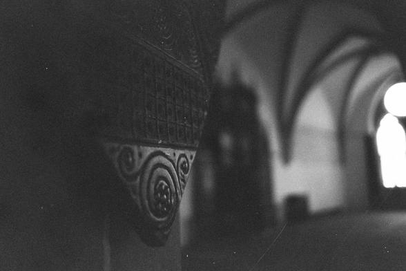 BW Photho of a wooden chrest