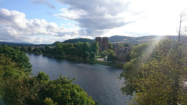 Blick über Ness und Schloss