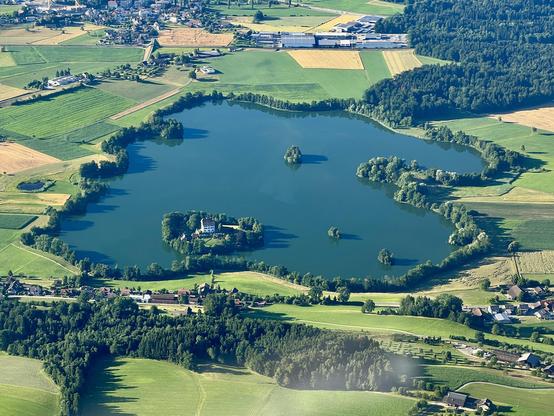 Mauensee mit dem Schloss Mauensee