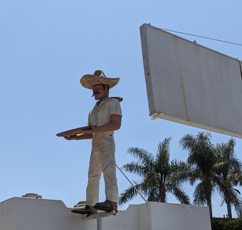Former muffler man turned Taco seller