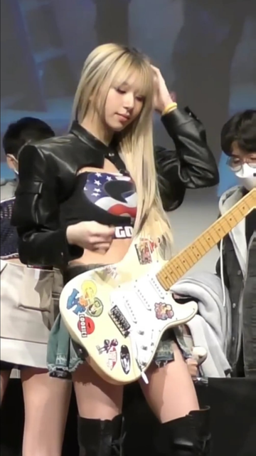 Chaeyoung 🎸