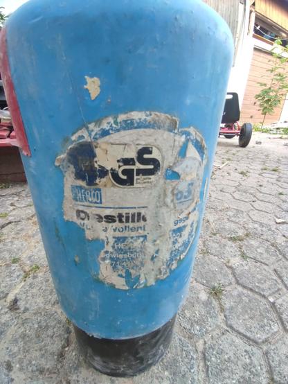 Nahaufnahme des nicht mehr ganz zu lesenden Etikett.