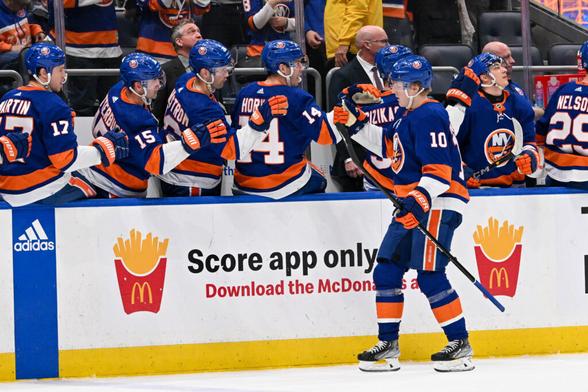 East Notes: Islanders RFAs, Penguins, Lauko