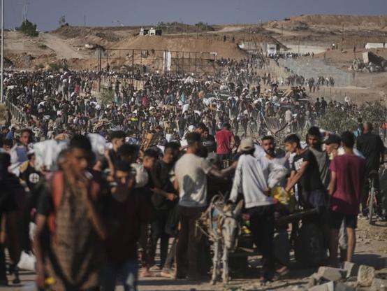 Code nell'inferno degli aiuti umanitaria a Gaza.