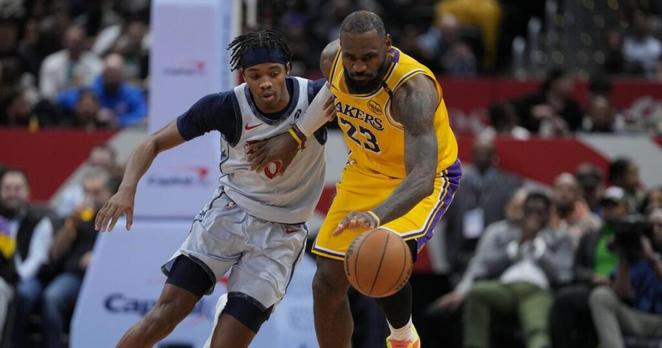 LeBron James doesn't take a night off in Lakers' win over Wizards