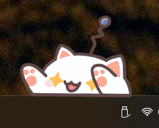 Dessin style cartoon d'un petit chat blanc qui lève les pattes. Il a des yeux en forme d'étoile à 4 branches qui lui donnent l'air en colère. Il a aussi une antenne unique avec un pompon au bout qui le fait ressembler à un Mog.