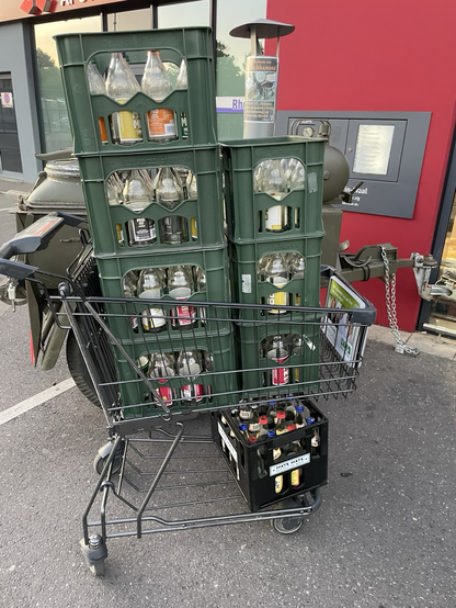 All the crates Edeka refused to take and may end up just throwed away…