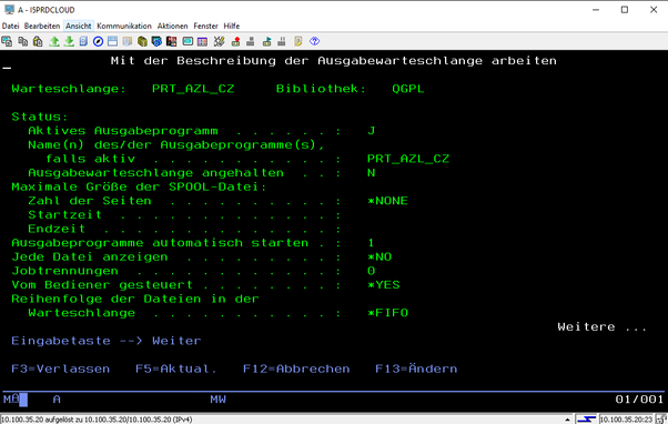 Ein IBM i5/OS Greenscreen mit einer Ausgabewarteschlagenkonfiguration.