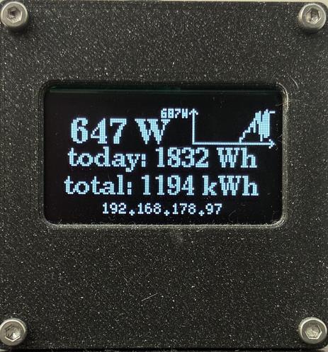 OpenDTU Box zeigt 647W Leistung an.