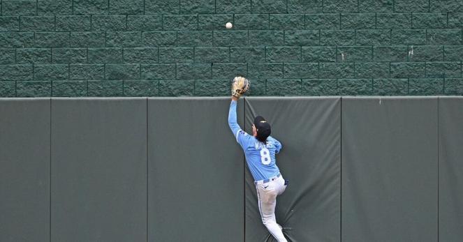 The Royals lose to the Dodgers 5-1 as the bats fall silent once again