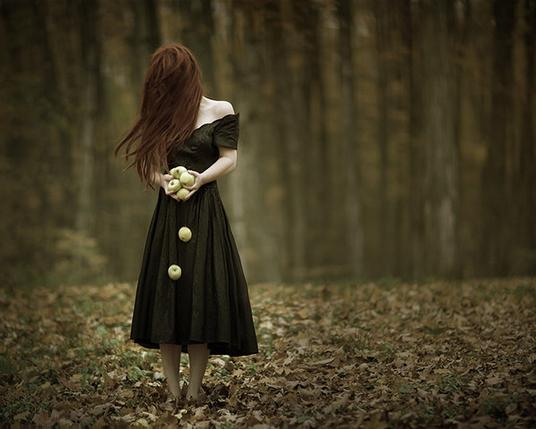 Les-portraits-et-auto-portraits-de-femme-sans-visage-de-Patty-Maher-1