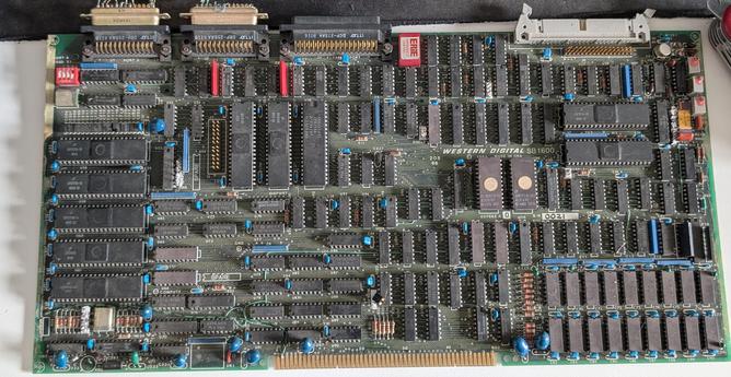 Picture of a Wester Digital SB1600 single board computer. The 5 chips of the WD16 chipset can be seen on the left side