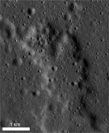 Thick_Lava_Flow_in_Easternmost_Crisium_Basin_(LROC1181_-_flow_ano_fig1).png