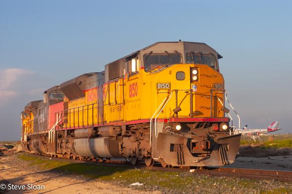 UP at the airport
On Sunday, March 13, 2005, Union Pacific (UP) 8150, UP's SP 101 and another UP were leading a train off the Searles Branch, next to the airport in Mojave, CA.