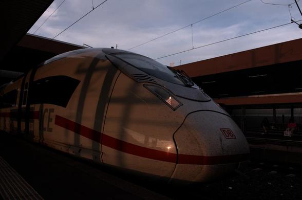 a BR412 standing in Düsseldorf central station