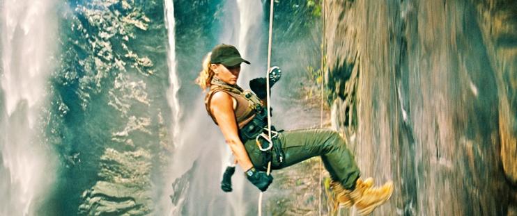 Universal Pictures divulga vídeo dos bastidores do assustador 'Jurassic World: Recomeço': Scarlett Johansson revela como são os dinossauros do novo filme da icônica franquia, que ganhou novos cartazes