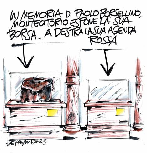 'In memoria di Paolo Borsellino, Montecitorio espone la sua borsa. A destra la sua agenda rossa'.

Nel disegno, due teche. La prima a sinistra contiene una borsa mentre la seconda è vuota.